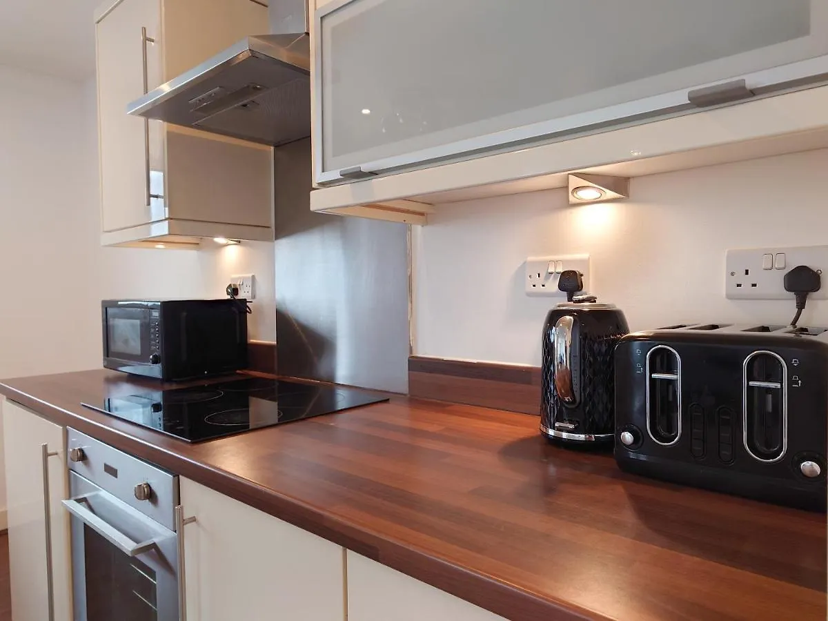 Serviced Two Bed Apartment London Docklands Beckton