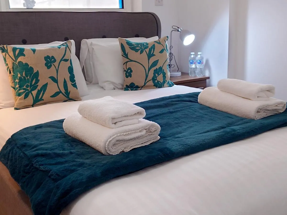 Serviced Two Bed Apartment London Docklands Beckton United Kingdom