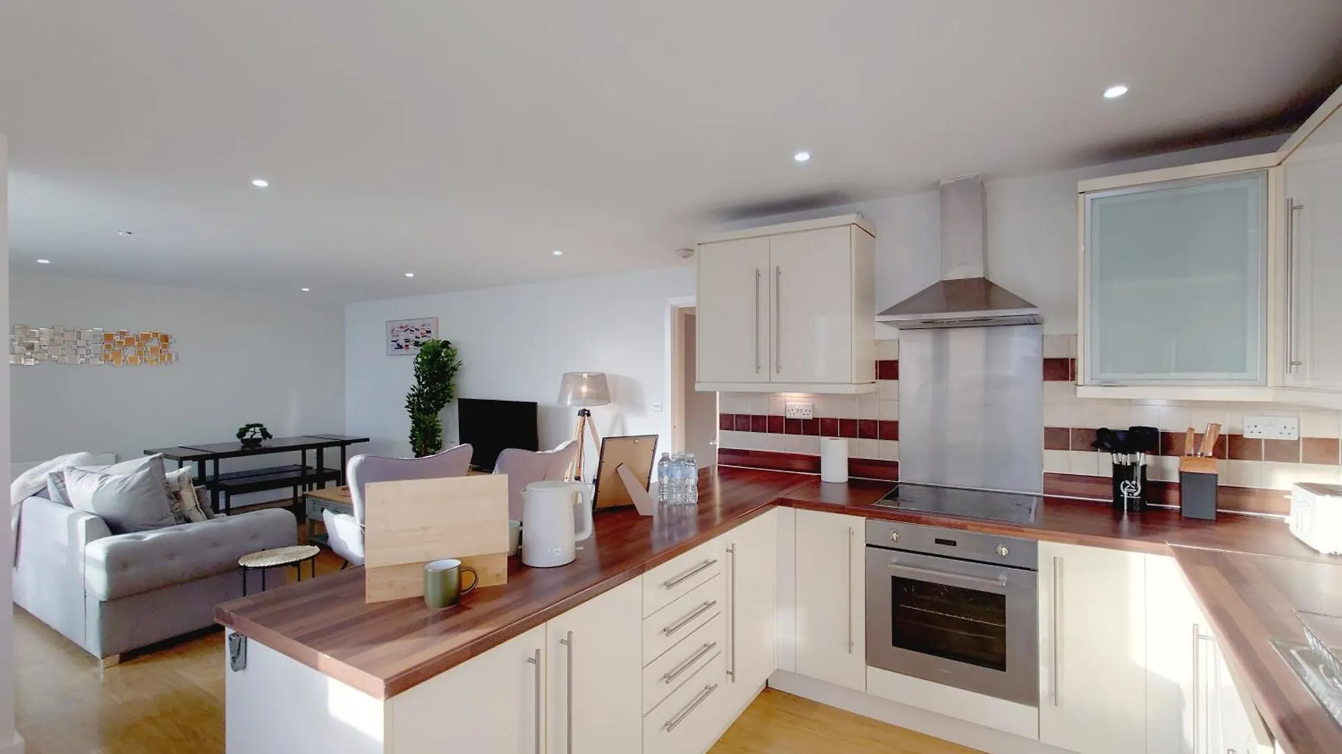 Serviced Two Bed Apartment London Docklands Beckton 0*,  United Kingdom