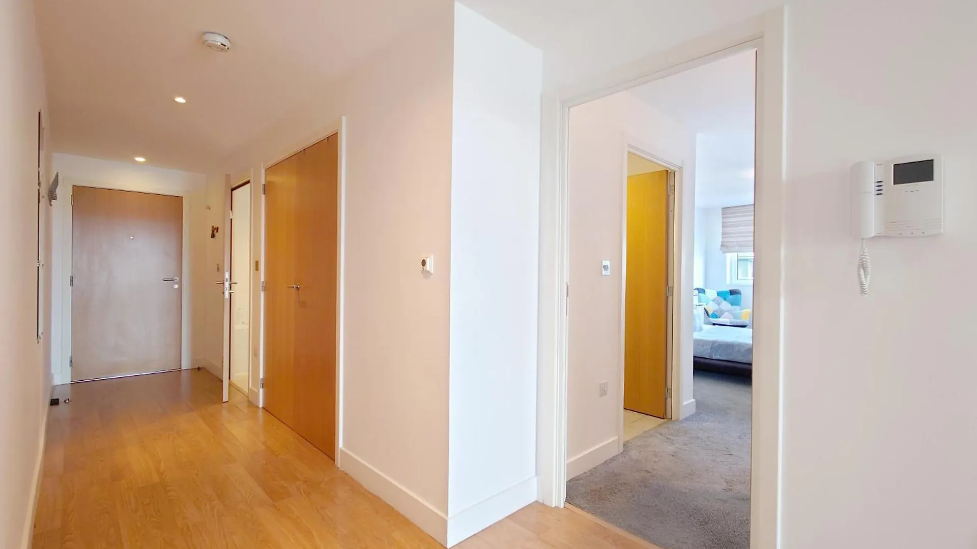 Serviced Two Bed Apartment London Docklands Beckton