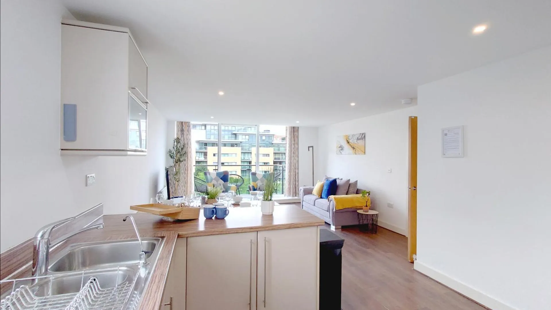 Serviced Two Bed Apartment London Docklands Beckton