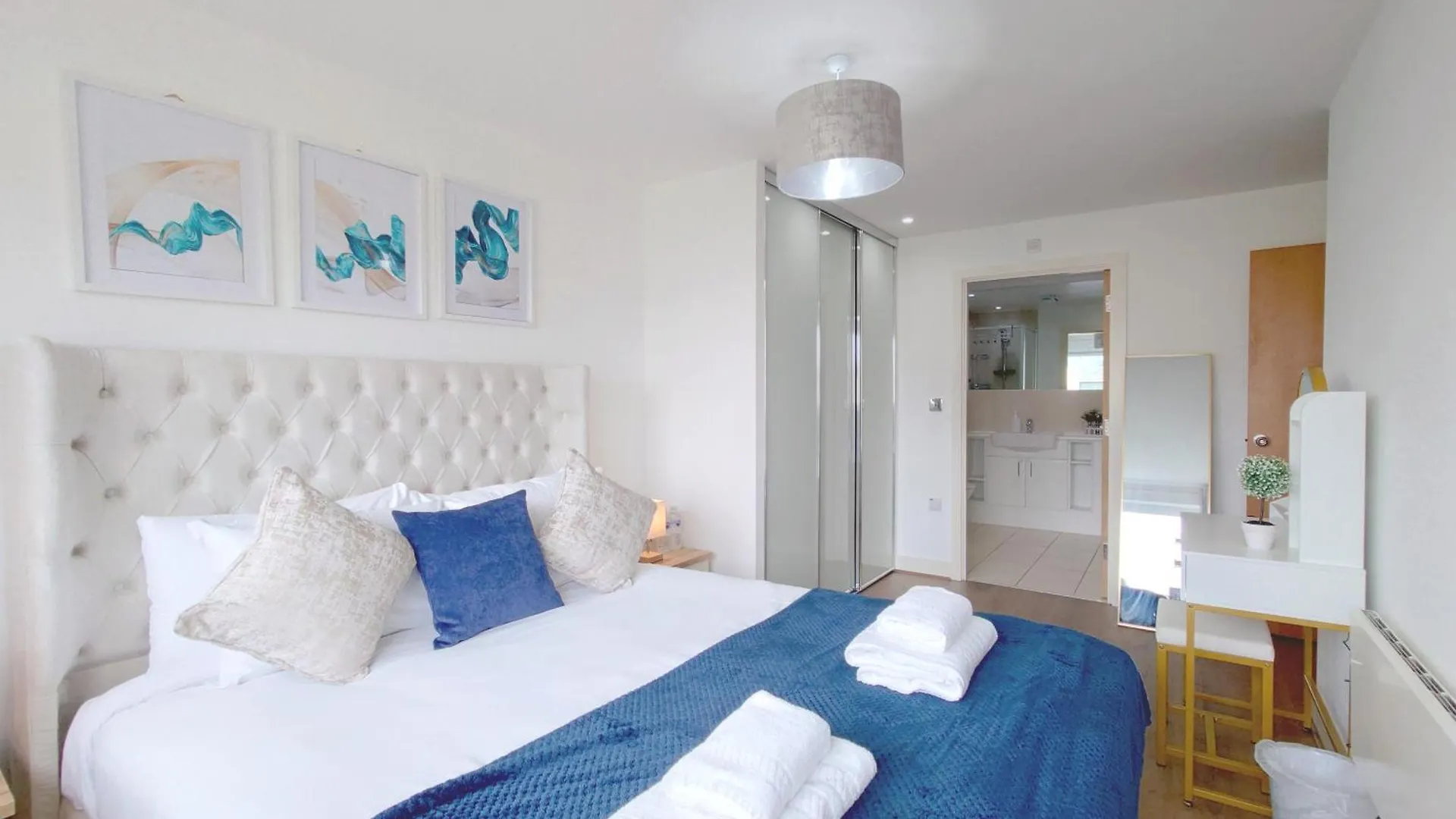 Serviced Two Bed Apartment London Docklands Beckton