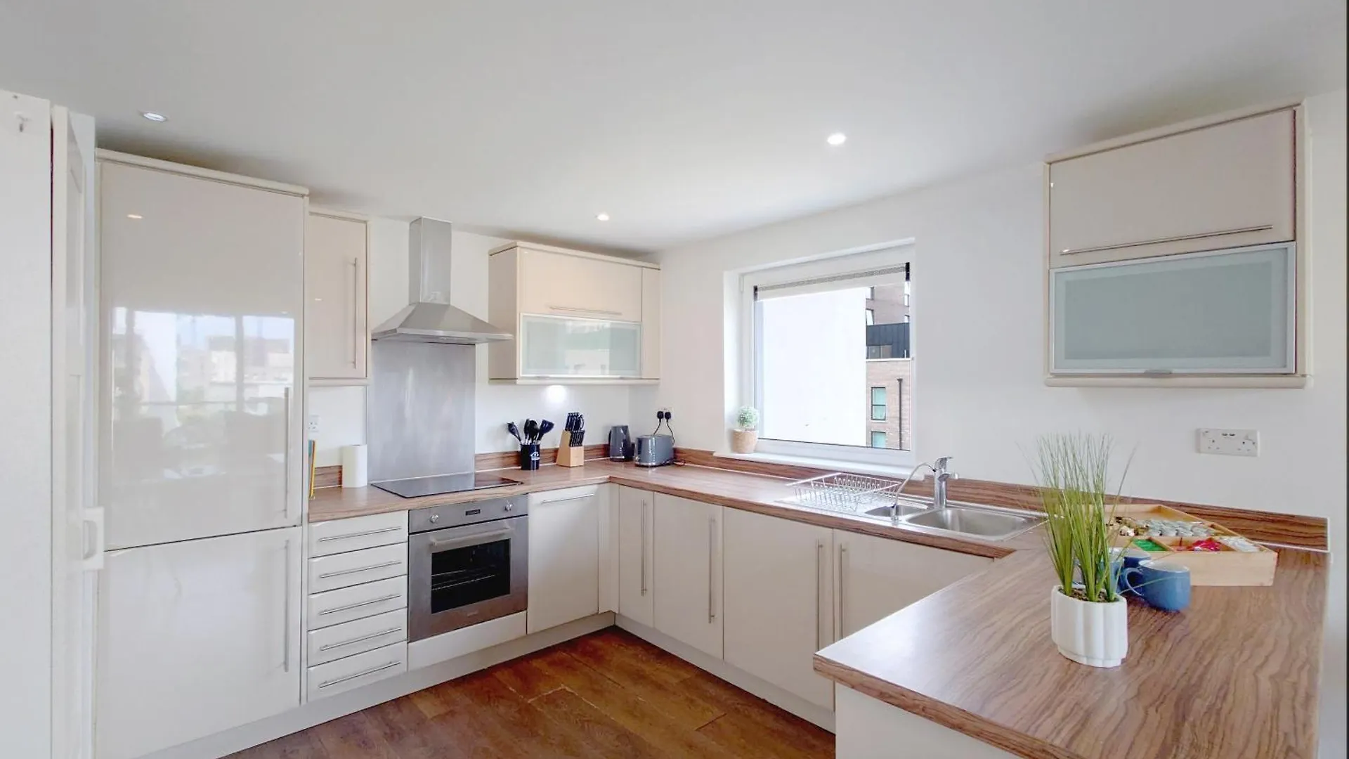 Serviced Two Bed Apartment London Docklands Beckton 0*,