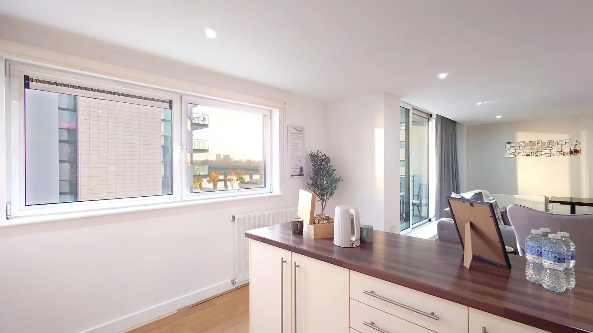 Serviced Two Bed Apartment London Docklands Beckton