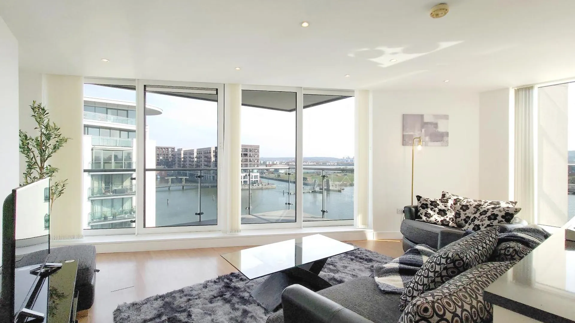 Serviced Two Bed Apartment London Docklands Beckton 0*,  Ηνωμένο Βασίλειο