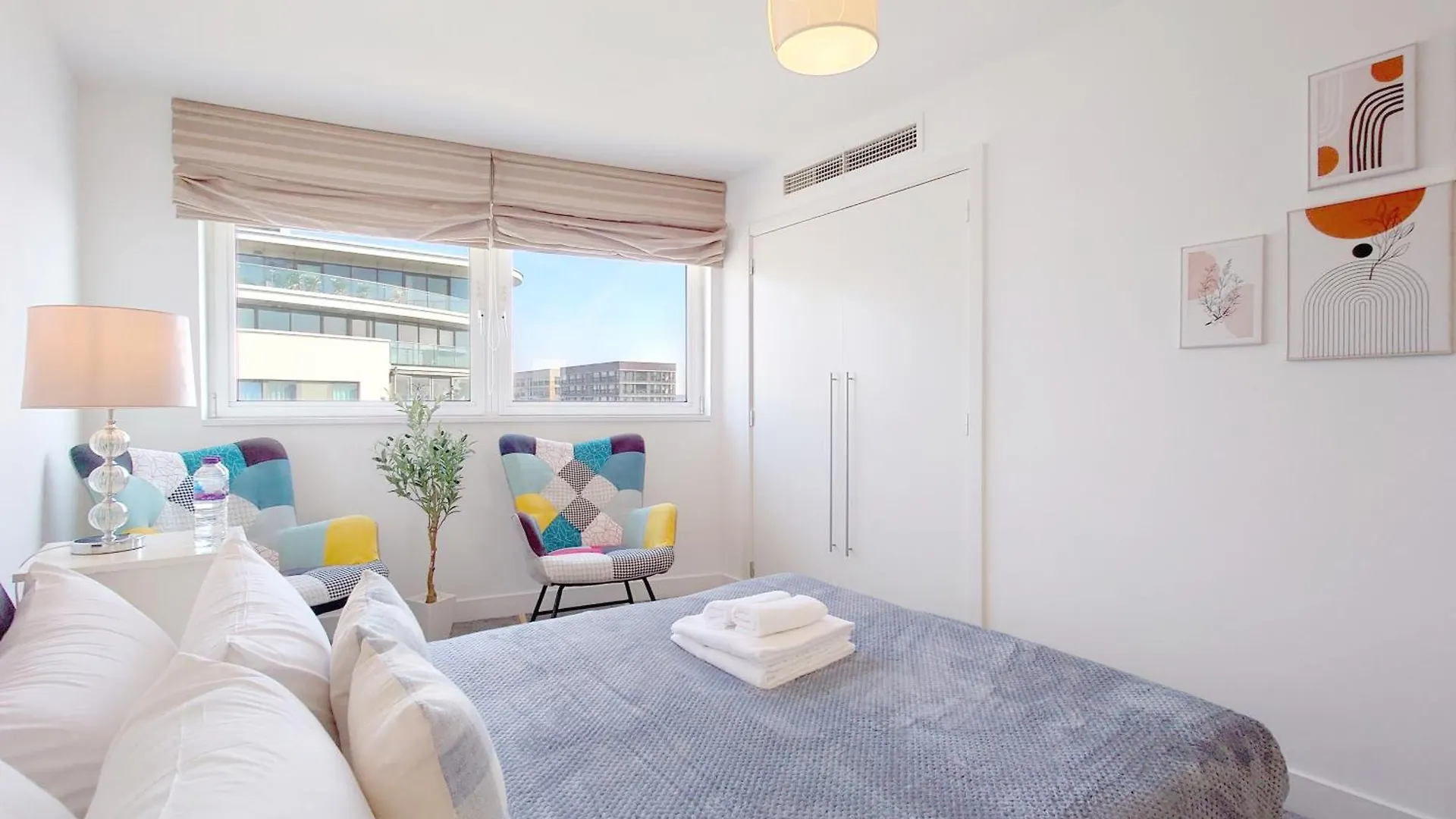 Serviced Two Bed Apartment London Docklands Beckton