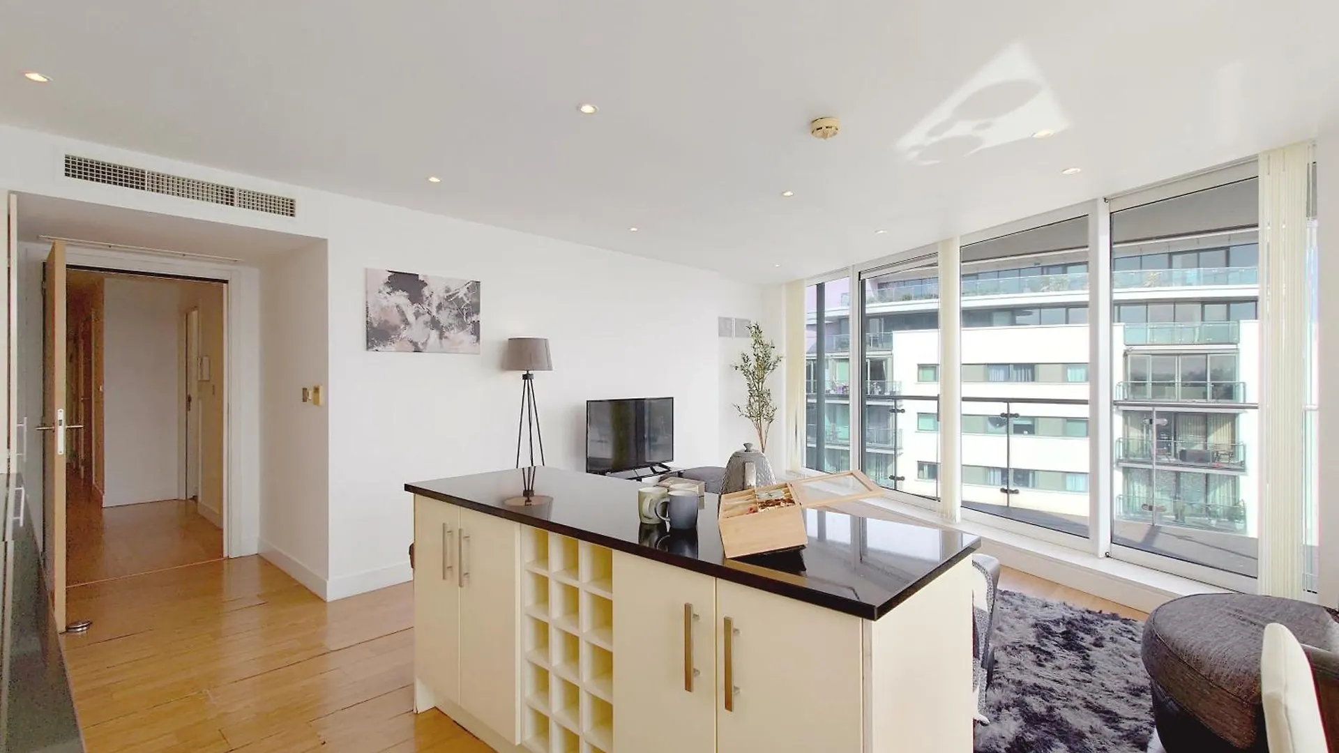 Serviced Two Bed Apartment London Docklands Beckton