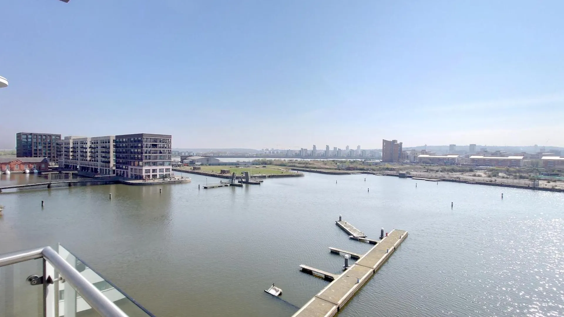 Serviced Two Bed Apartment London Docklands Beckton 0*,  Ηνωμένο Βασίλειο
